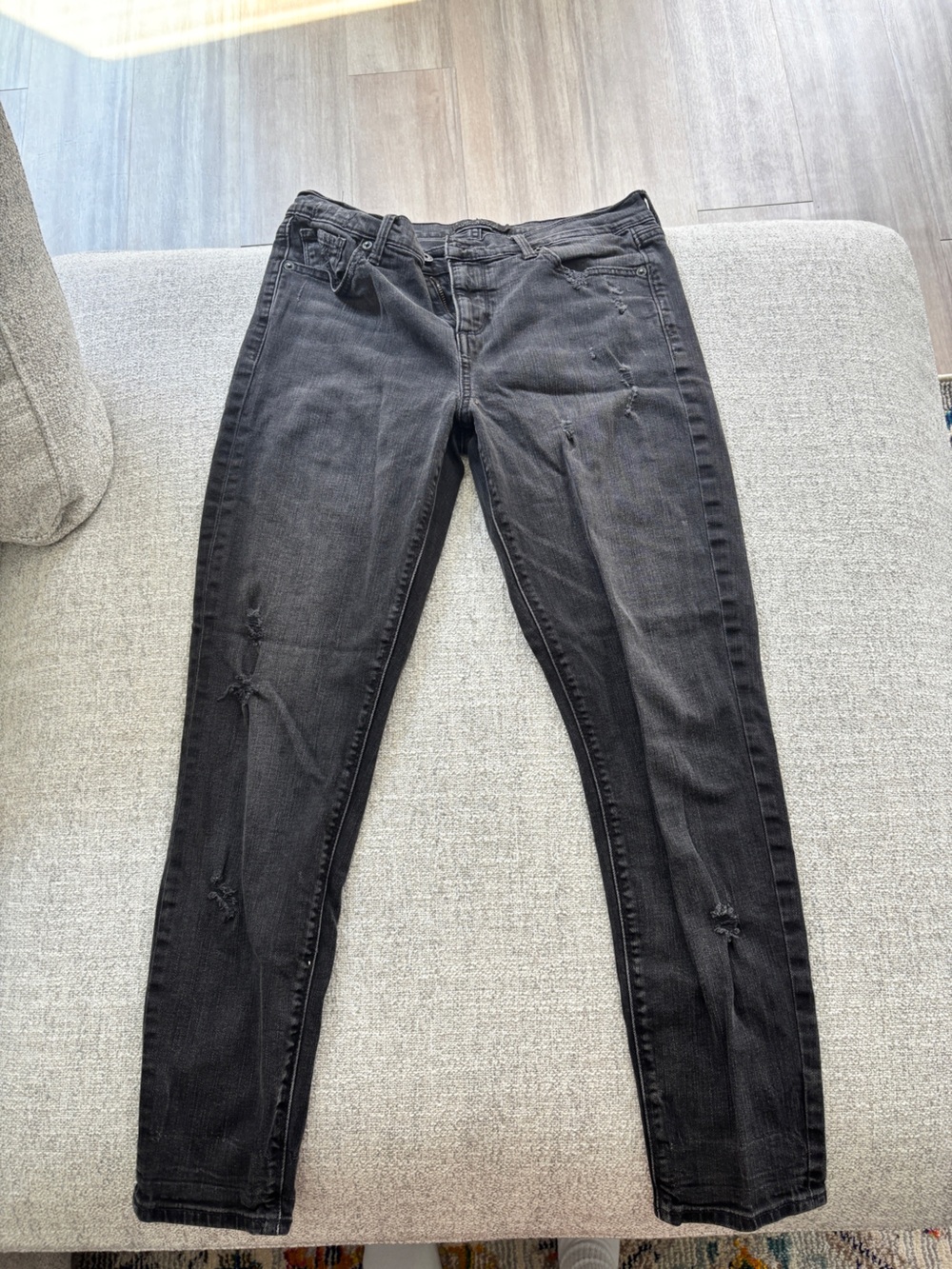 Lucky Brand Women’s Black Skinny Distressed Jeans